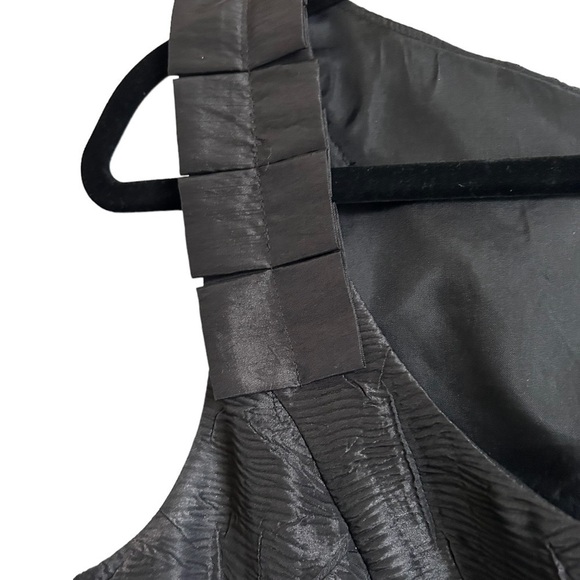 Max and Cleo Women’s Sleeveless Black Crinkle Puffball Dress- Size 12 - Picture 3 of 6